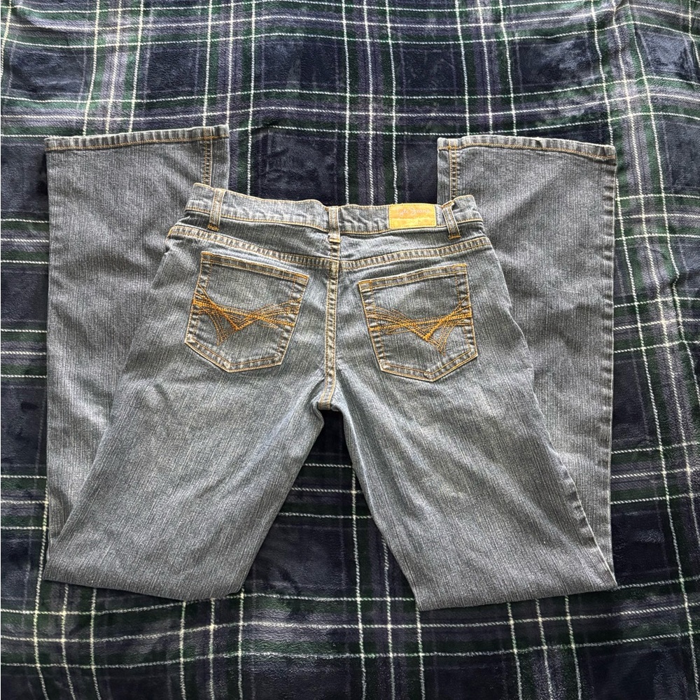 Y2K 2000s low rise flare mid wash jeans w/embroidered pockets size 7